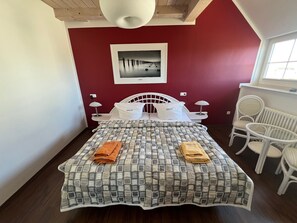 3 Schlafzimmer, Zimmersafe, Bügeleisen/Bügelbrett, Reisekinderbett