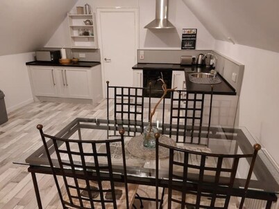 Stunning apartment set in private native woodland