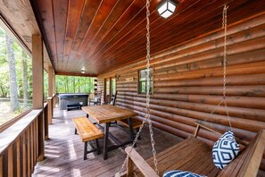 Outdoor dining - 3.5 miles to Blue Ridge + Hot Tub + Shuffleboard + Fire Pit + Arcade (Mineral Bluff)