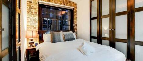 2 bedrooms, iron/ironing board, WiFi, bed sheets