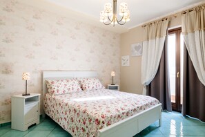 2 chambres, fer et planche à repasser, lit parapluie, Wi-Fi gratuit