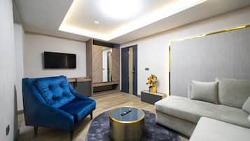 Familien-Suite | Minibar, Verdunkelungsvorhänge, Bügeleisen/Bügelbrett, kostenloses WLAN