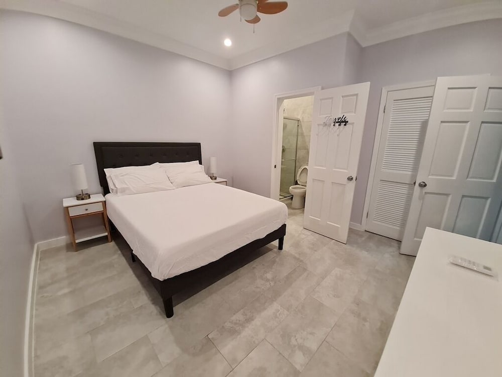 1 Bedroom Apartment Unit 2 Is family+pet friendly Nassau Vrbo
