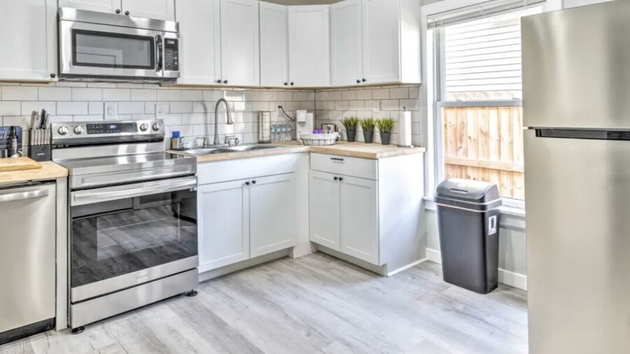 Urban Chic Townhome Near Downtown