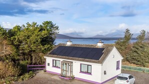 Cottage | Exterior - An Teachín Corcra (Kilbrickan)