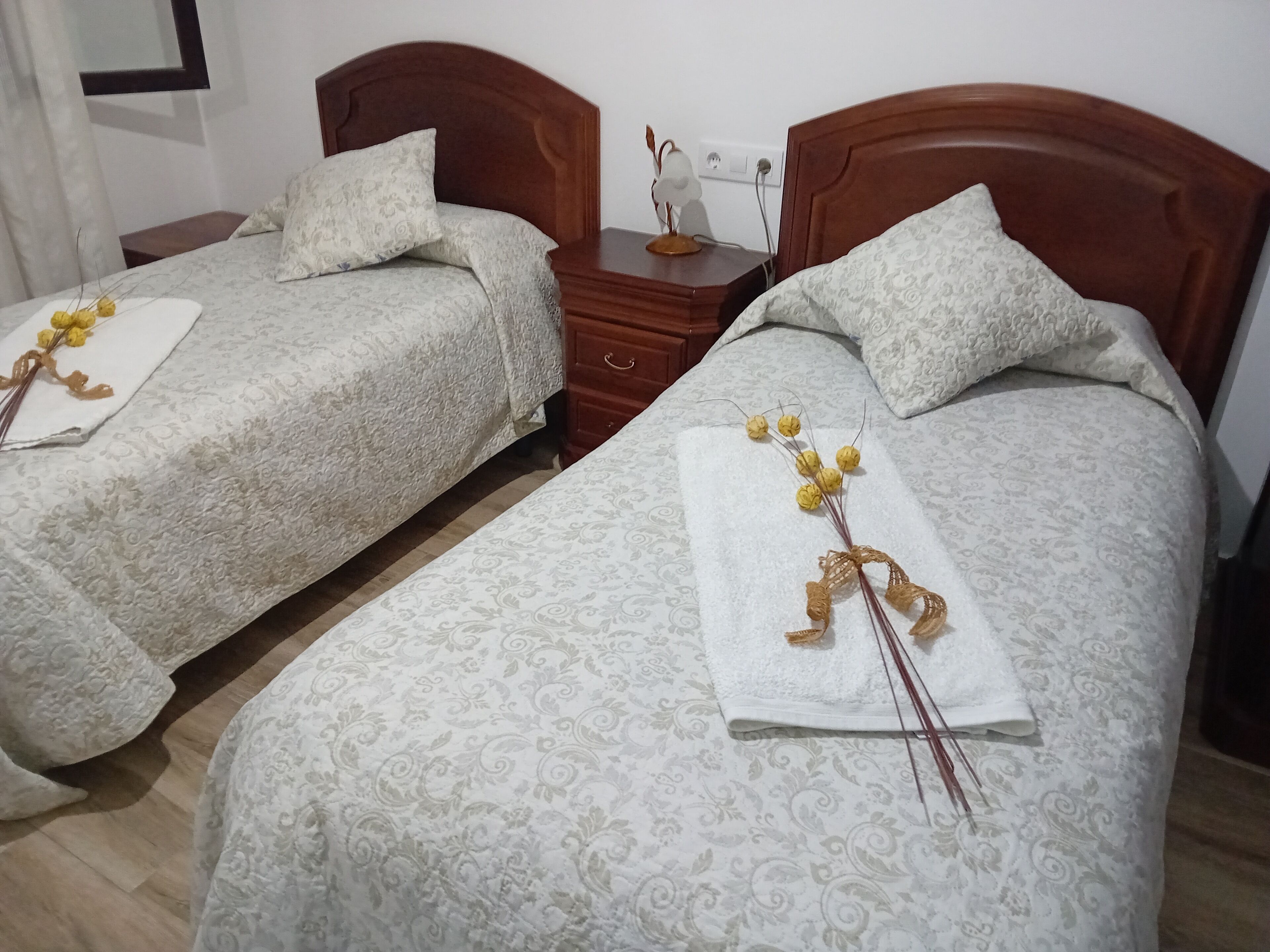 3 bedrooms, desk, travel crib, WiFi (free)