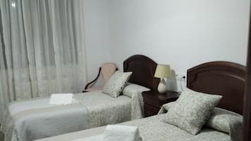3 chambres, fer et planche Ă  repasser, Wi-Fi gratuit, draps fournis