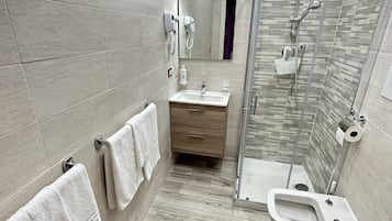 Club Room, 1 Double Bed, Garden View | Bathroom | Shower, free toiletries, hair dryer, bidet