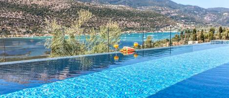 فيلا | 4 عدّة غرف نوم