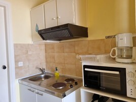 公寓 | 私人厨房 | 冰箱、微波炉、烤箱、电热水壶