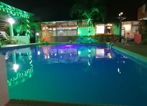 15 outdoor pools