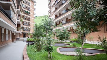 Enceinte de lâhĂ©bergement