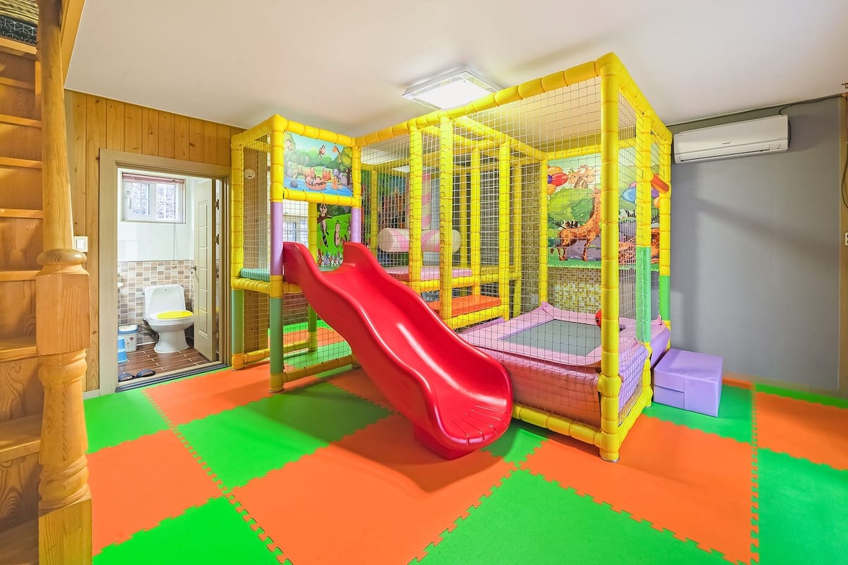 Basic Room, 2 Bedrooms (saesbyeol3(kidsroom,poolvila))