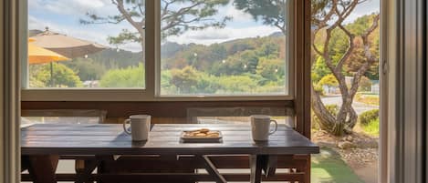 Basic Room, 2 Bedrooms (saesbyeol4) | 2 bedrooms, free WiFi