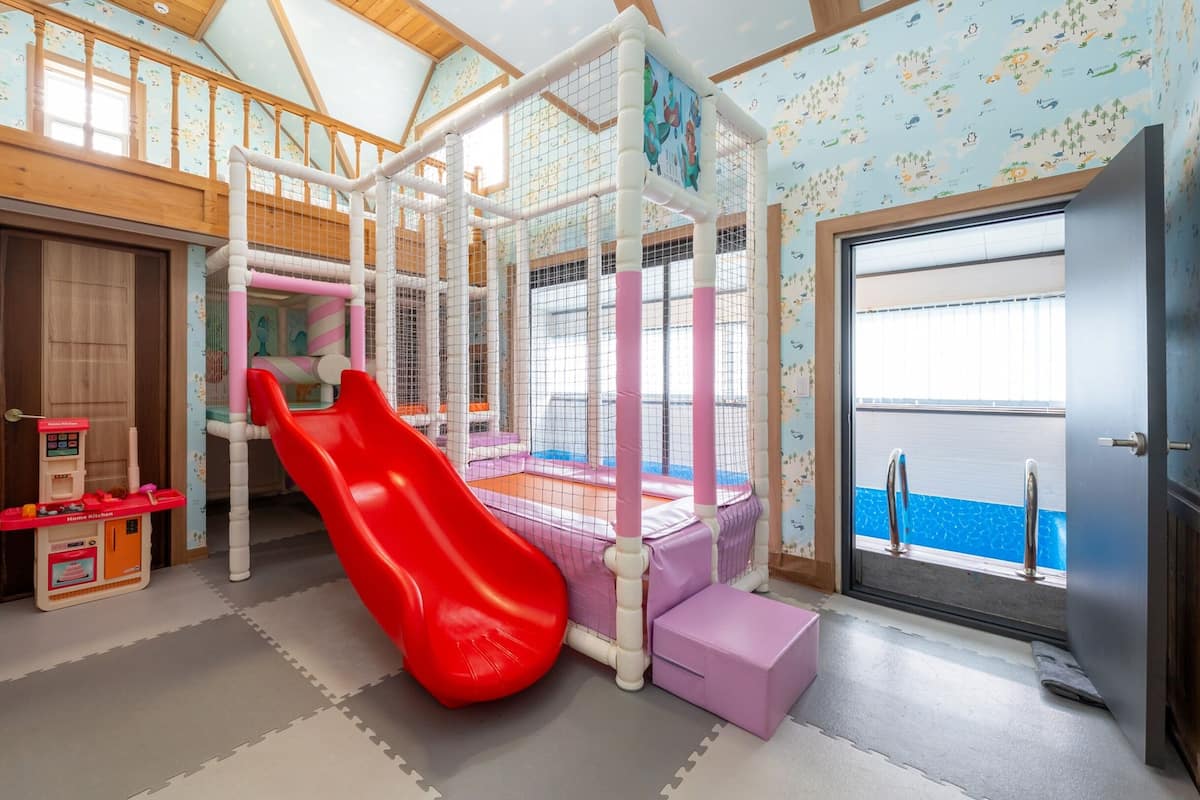 Basic-værelse - 2 soveværelser ((kidsroom,poolvila)) | 2 soveværelser, gratis Wi-Fi