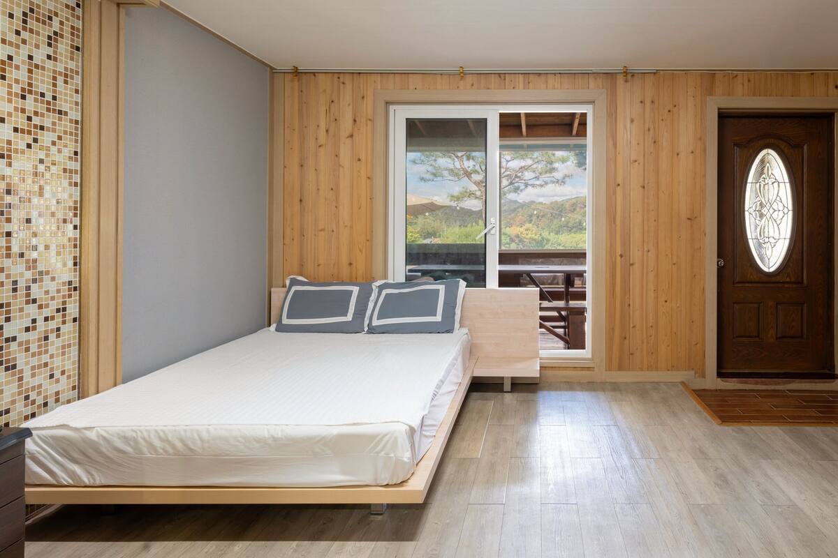 Basic Room, 2 Bedrooms (saesbyeol4)