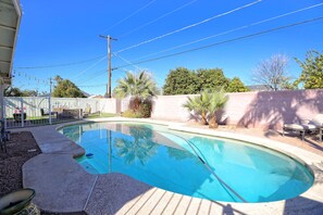 Piscine extérieure, piscine chauffée