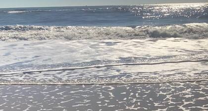 Historic home! Minutes to the beaches, Babylon Village, short train ride to NYC!