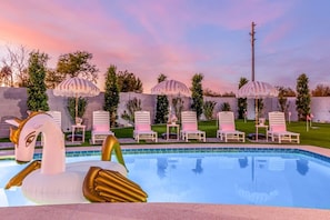 A heated pool - The Dollhouse - Heated Pool and Mini Golf! (Scottsdale)