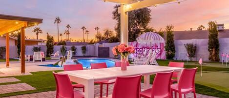 Outdoor dining