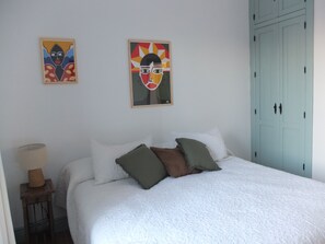 4 Schlafzimmer, Schreibtisch, WLAN, Bettwäsche