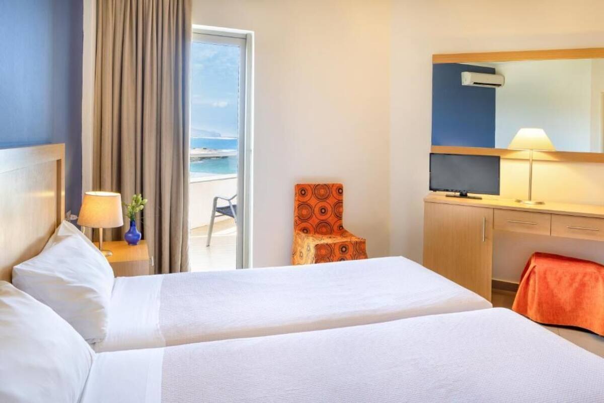 Double or Twin Room, Partial Sea View | In-room safe, blackout drapes, soundproofing, WiFi (free)