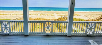 Wavewatch Inn-Spectacular Simplicity The Perfect Beachfront Home Away From Home