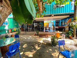 Terrace/patio - Tetris Container Hostel (Foz do Iguaçu)