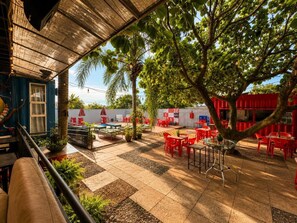 Terrace/patio - Tetris Container Hostel (Foz do Iguaçu)