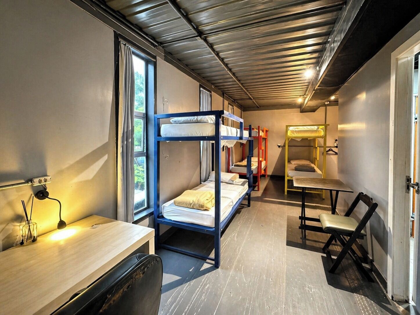 Gemeinsamer Basic-Schlafsaal, Nur Frauen