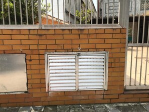 Exterior detail - Apt Florida Street - Air Conditioning (Praia Grande)