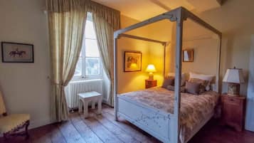 8 bedrooms, iron/ironing board, travel cot, WiFi