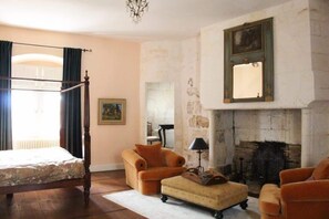 8 chambres, fer et planche à repasser, lit parapluie, Wi-Fi