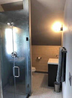 Bathroom - Cozy guest house with views and A+ furnishings! (Colorado Springs)