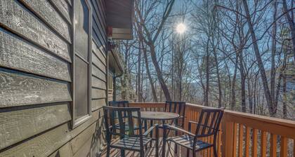 SECLUDED HOME WITH MOUNTAIN VIEWS PRIVACY - NOW WITH STARLINK