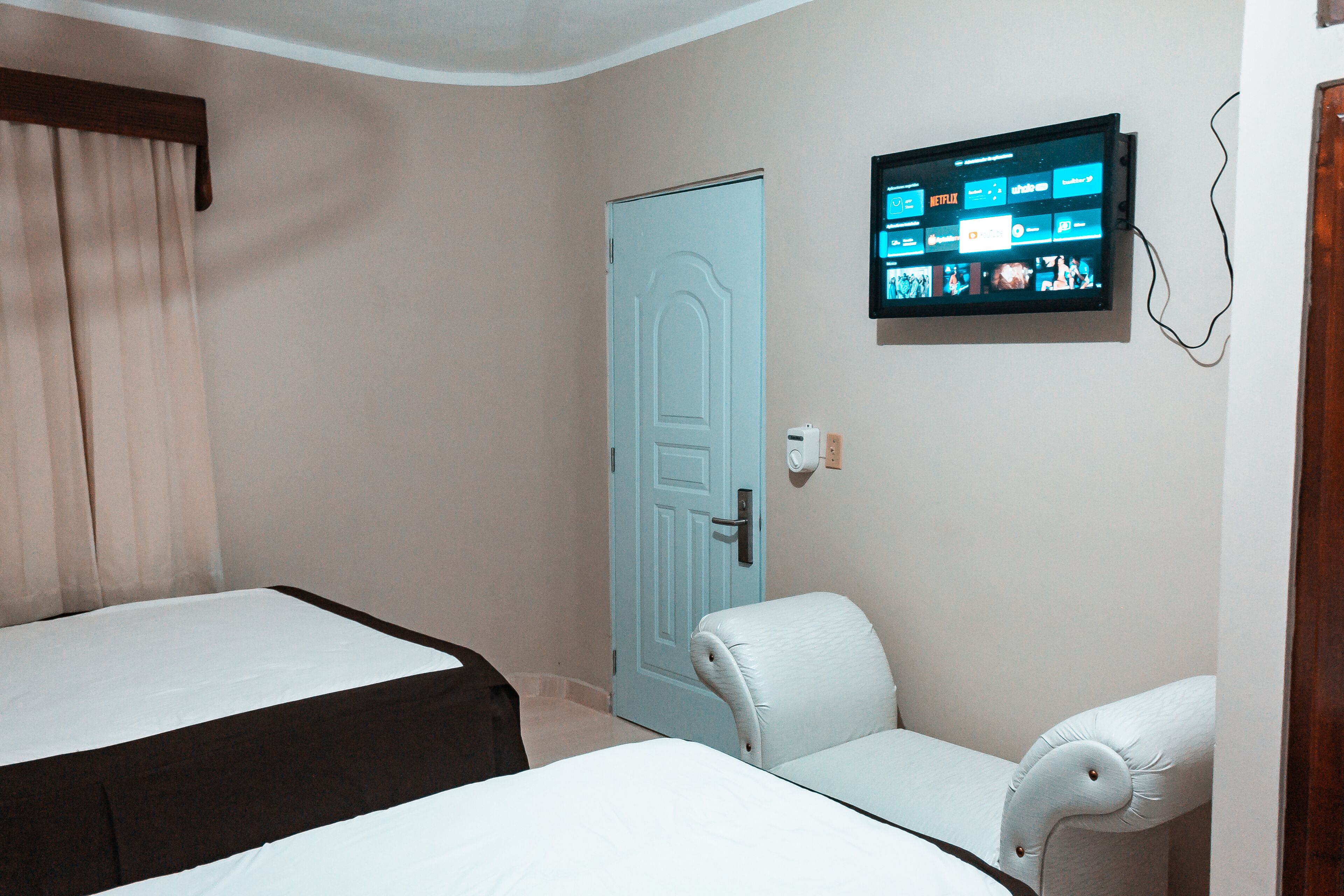 free wifi, bed sheets