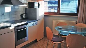 Frigorífic, forn, placa de cuina i rentaplats