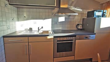 Frigorífic, forn, placa de cuina i rentaplats
