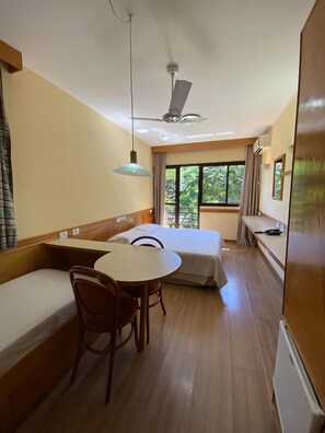 Standard Suite | Minibar, in-room safe, blackout drapes, free WiFi