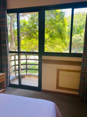 Minibar, coffre-fort, rideaux d’obscurcissement, accès au Wi-Fi (inclus)