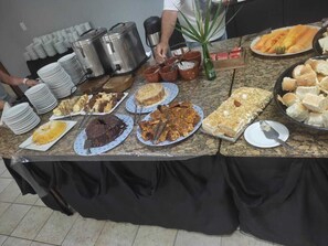 Free daily buffet breakfast - Hotel Canto da Ilha (Florianópolis)