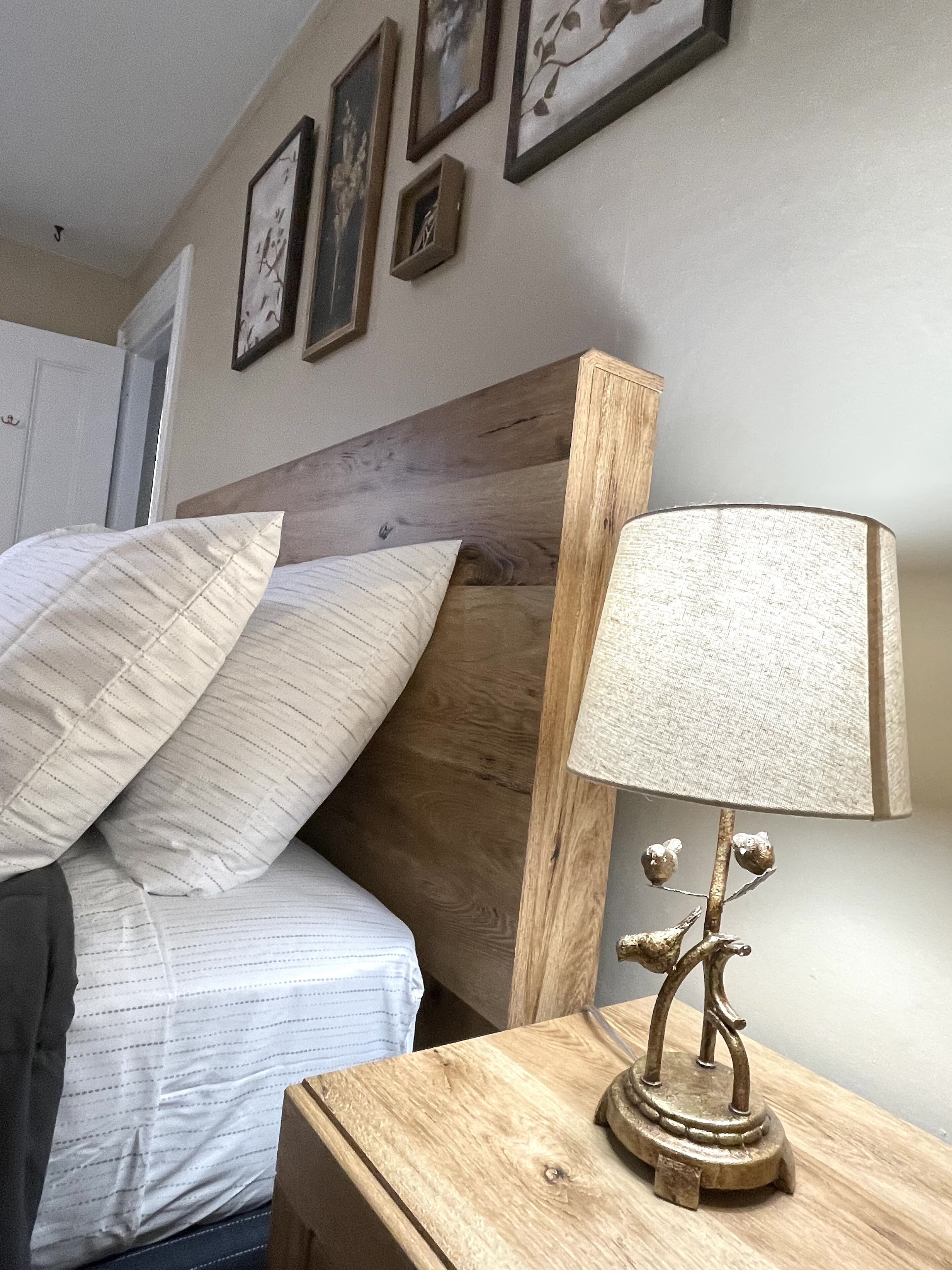 3 bedrooms, desk, iron/ironing board, travel cot