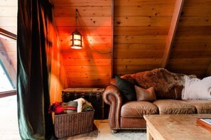 Televisión y chimenea 