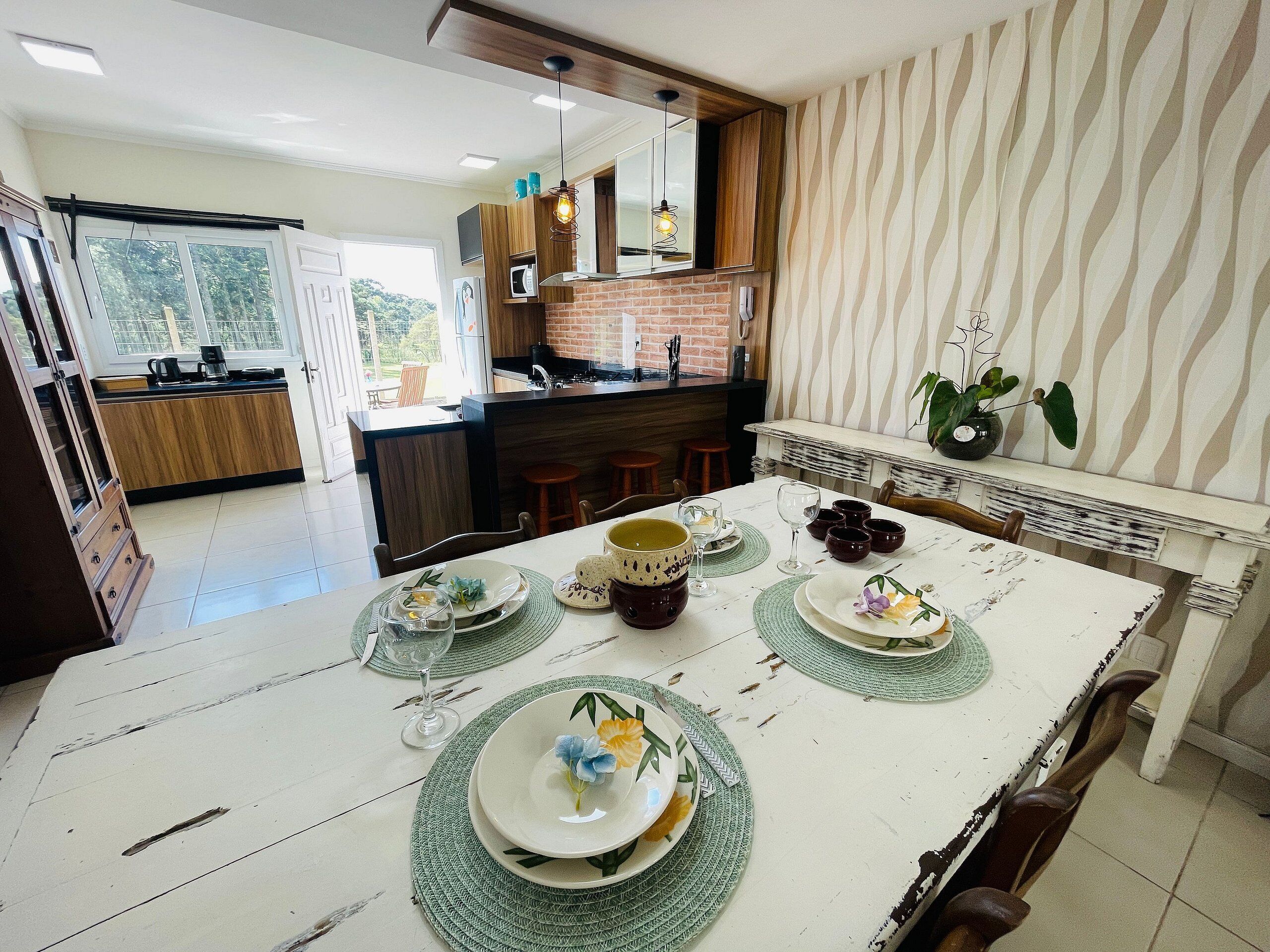 Basic Villa | Dining