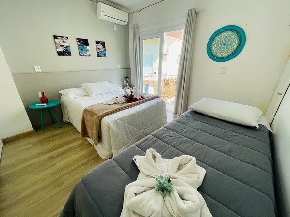 Basic Villa | Free WiFi, bed sheets - Duplex 02 Suites - Cond.Fechado 08 P (Gramado)