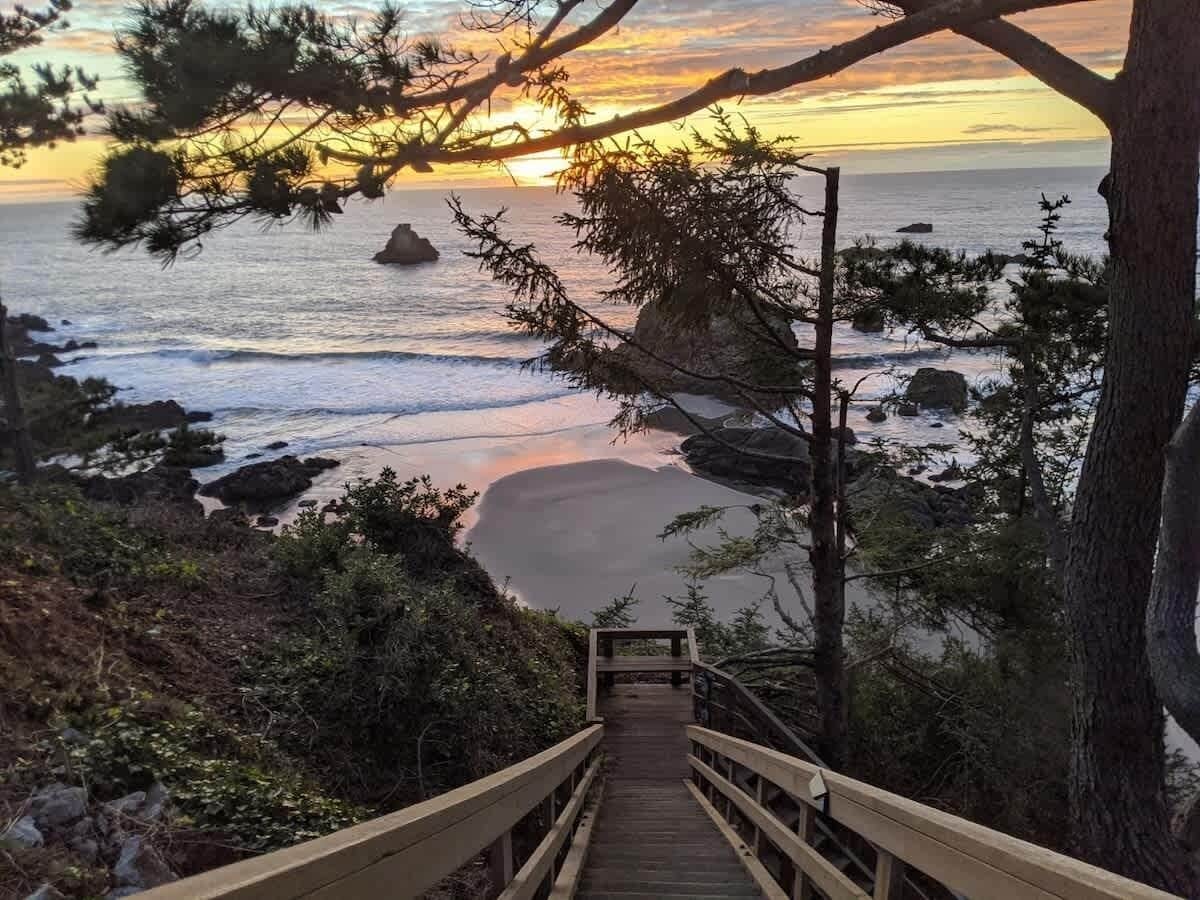 Sun-loungers, beach towels