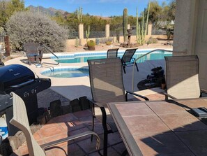Outdoor dining - Desert Oasis on 2 peaceful acres close to Phoenix's most exciting spring events (Cave Creek)