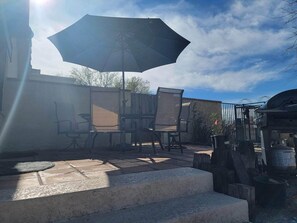 Outdoor dining - Desert Oasis on 2 peaceful acres close to Phoenix's most exciting spring events (Cave Creek)