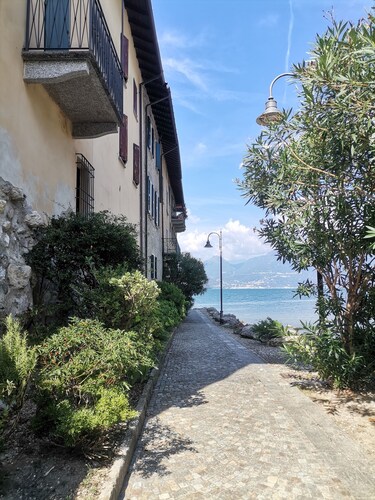 Within walking distance of the beach! A beautiful home in which to relax
