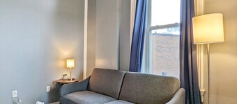 Tanner Bldg Apt 9 - 1 king bedroom (Downtown)